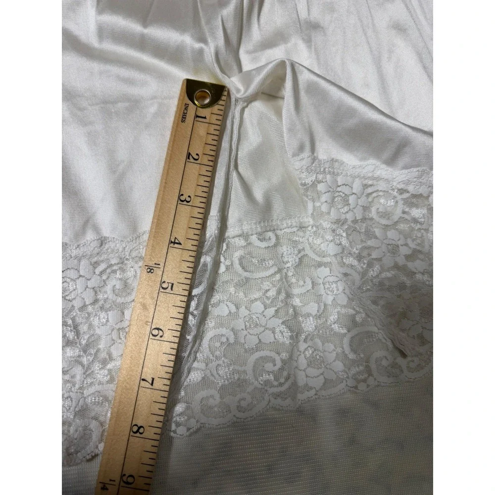 Vintage Ivory‎ Nylon Half Slip Lace Trim Side Slit Elastic Waist Size Medium
